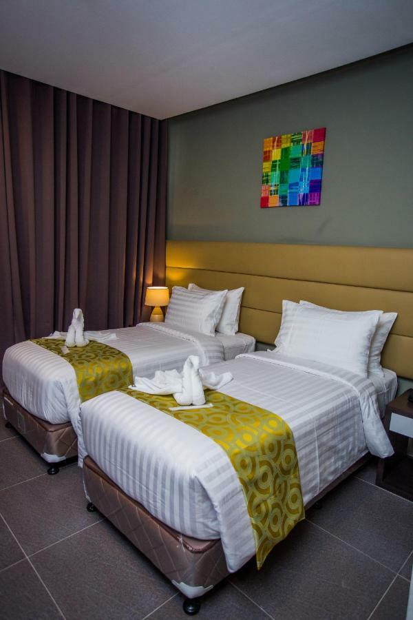 Hotel Costa Brava Tacloban Zewnętrze zdjęcie