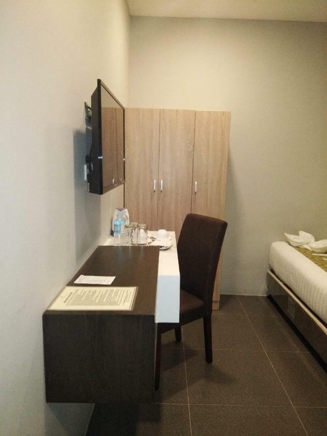Hotel Costa Brava Tacloban Zewnętrze zdjęcie