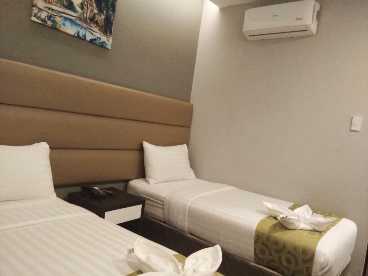 Hotel Costa Brava Tacloban Zewnętrze zdjęcie