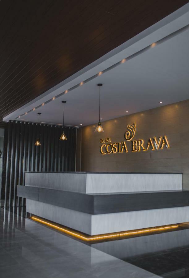 Hotel Costa Brava Tacloban Zewnętrze zdjęcie